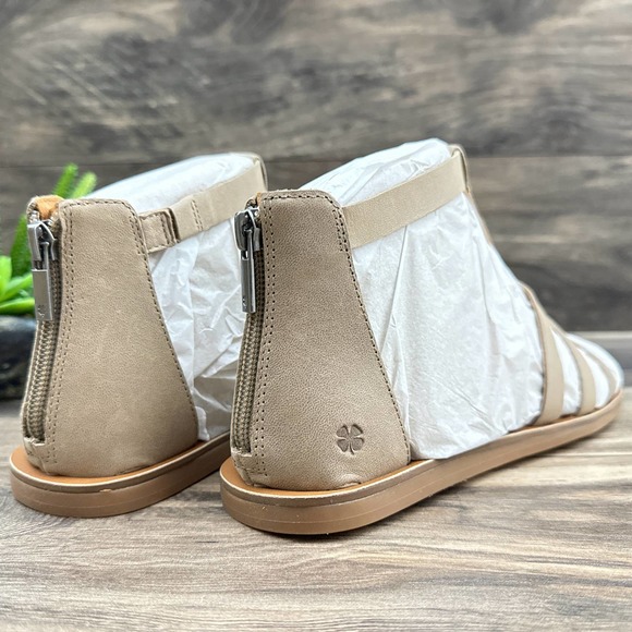 NIB Lucky Brand Benecia 8M Leather Flat Gladiator Sandals Dune - Picture 7 of 11